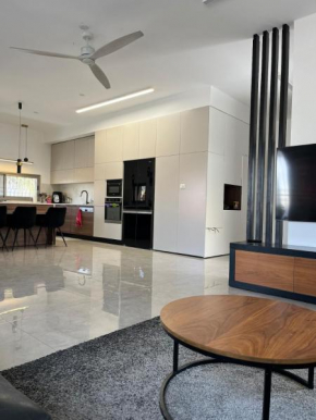Villa 5 rooms-4 bedrooms and living room
